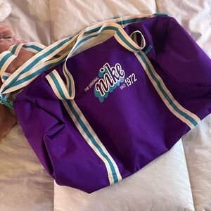 VINTAGE nike bag (for travel or gym)